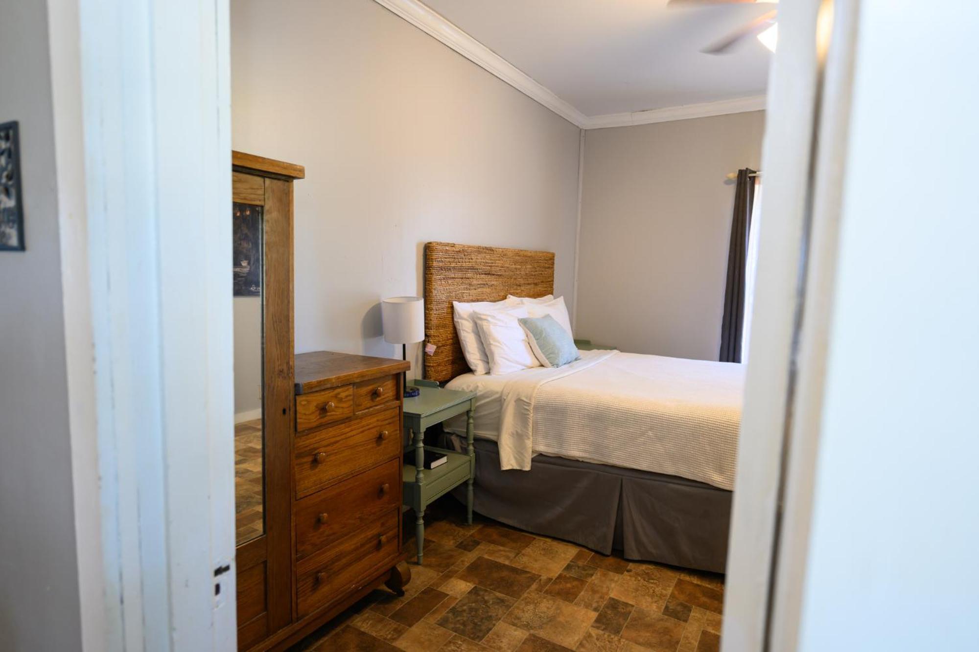 Turn On Inn Lake Village Стая снимка